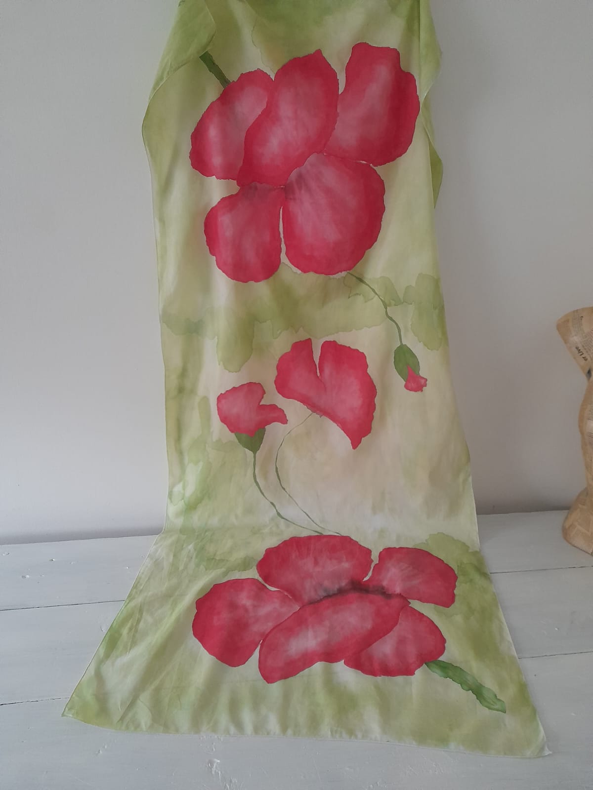 Ръчно рисуван шал