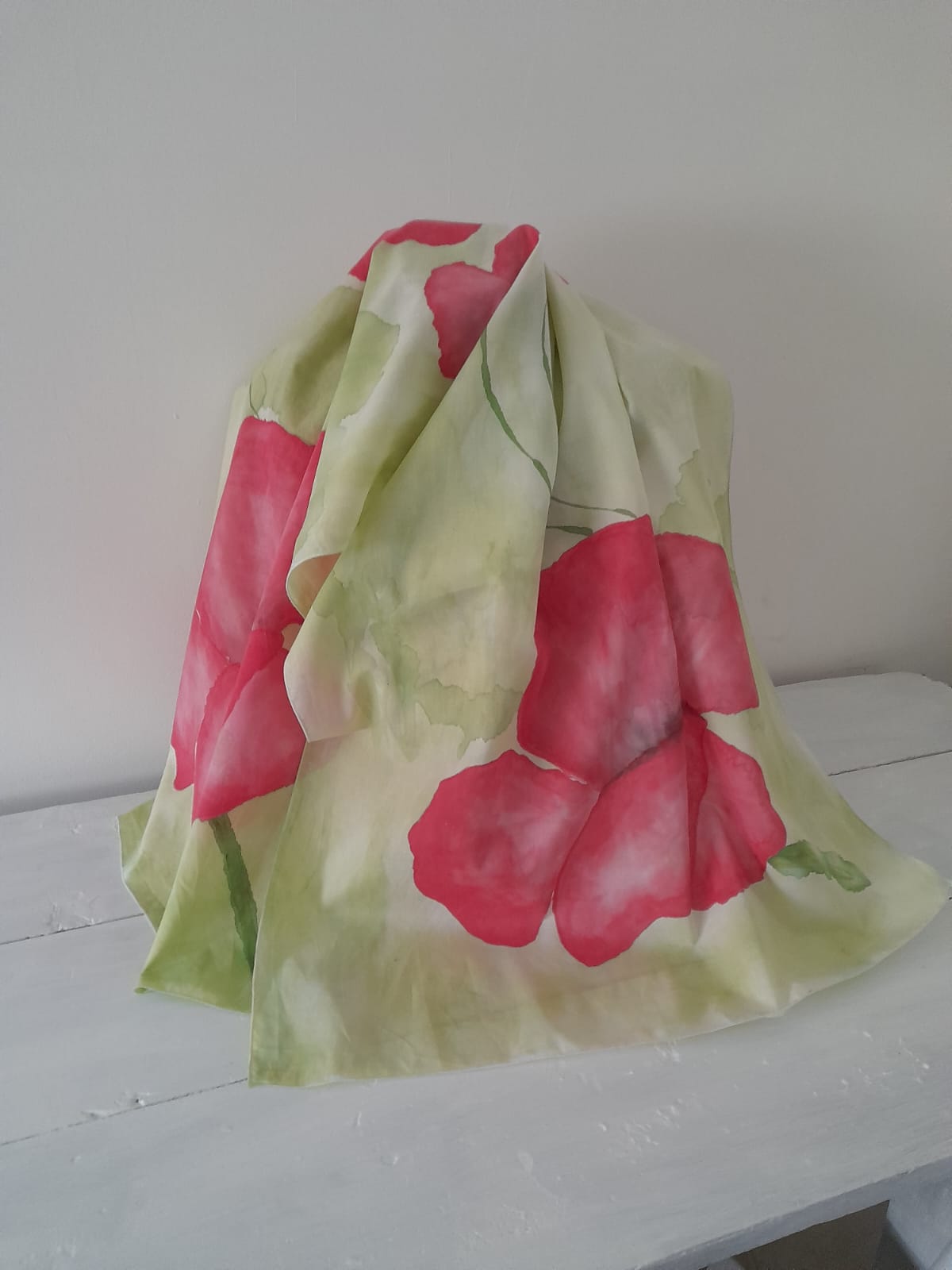 Ръчно рисуван шал