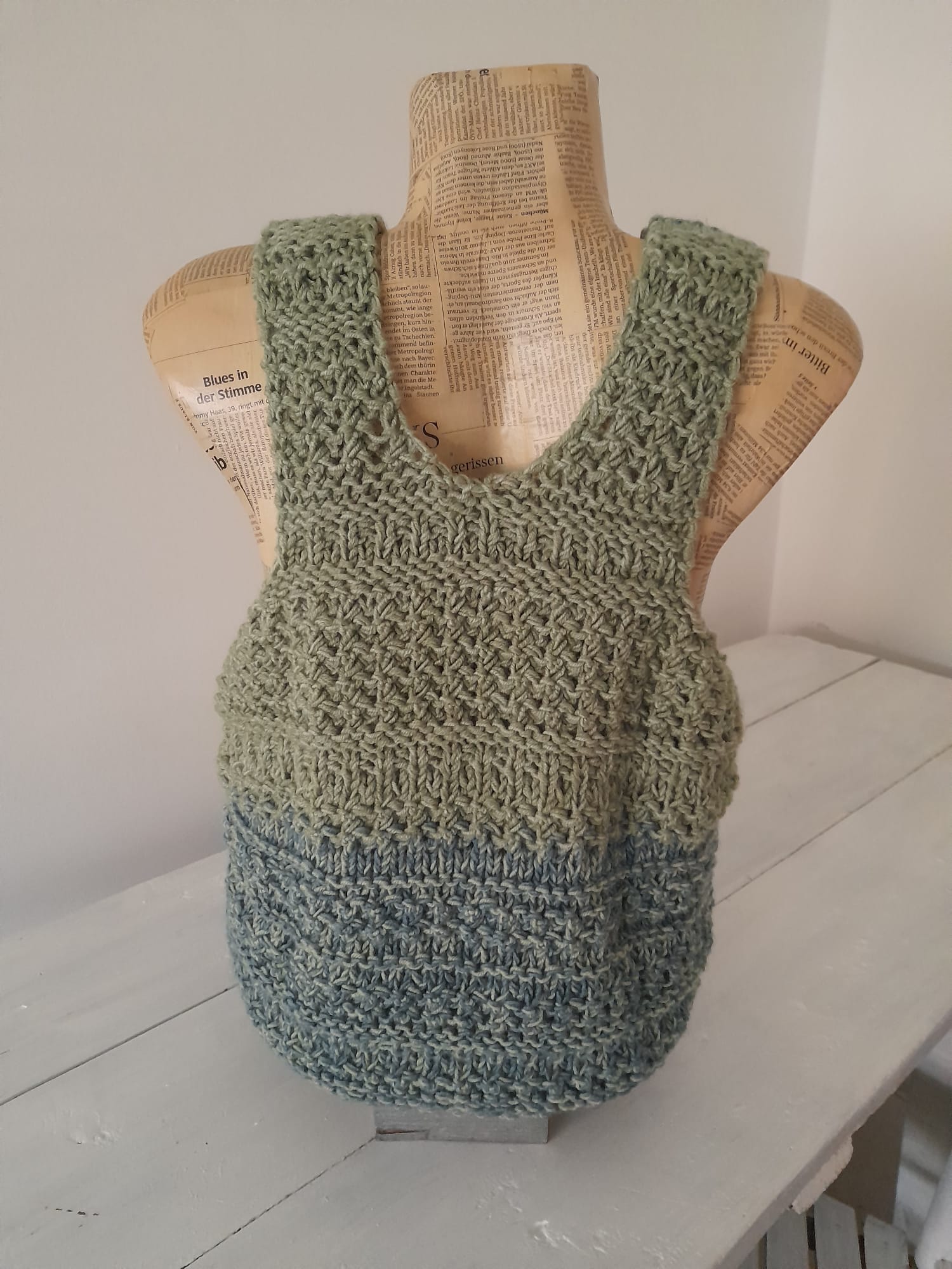 Пуловер без ръкав