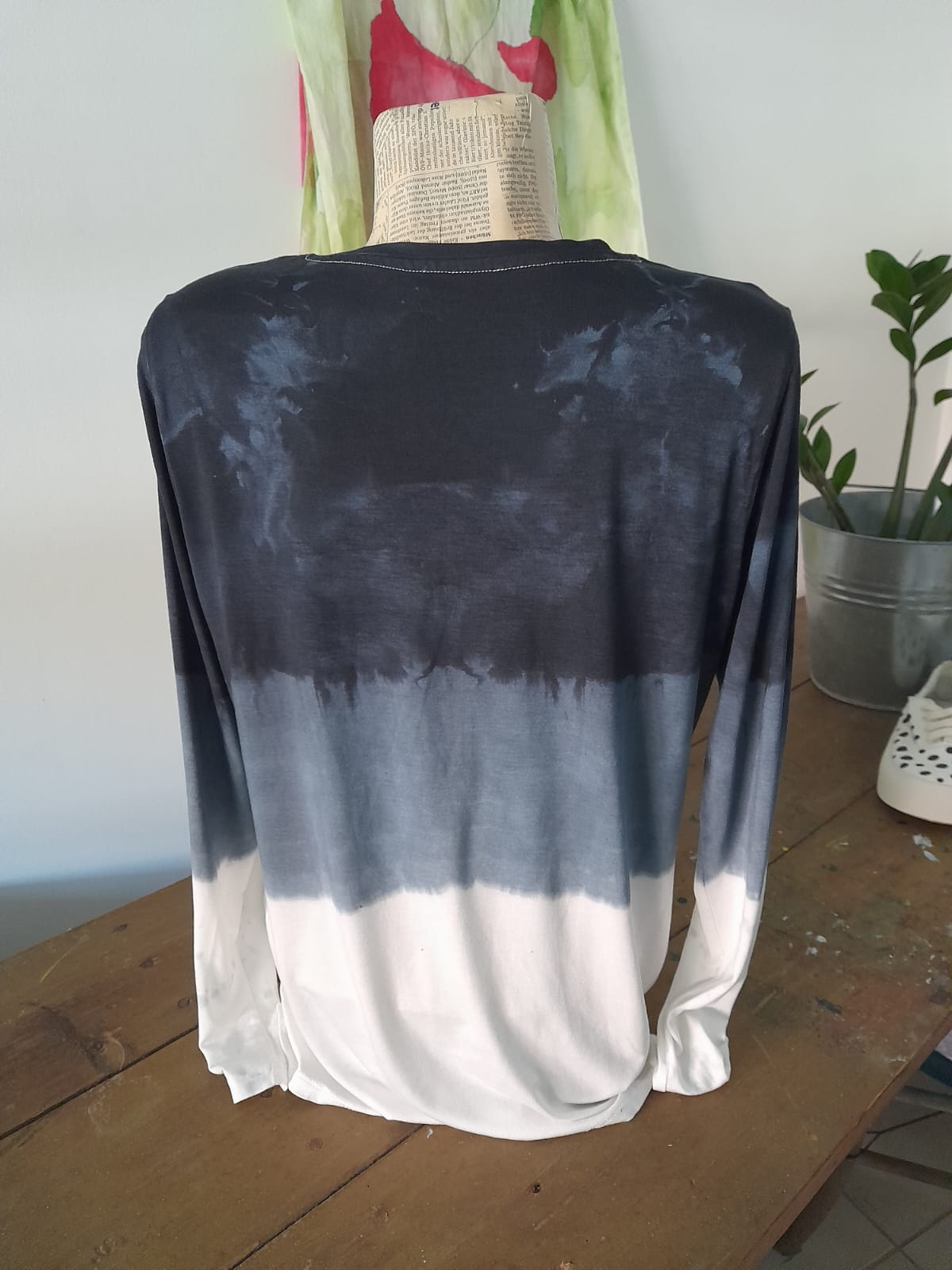 Ръчно багрена Тениска