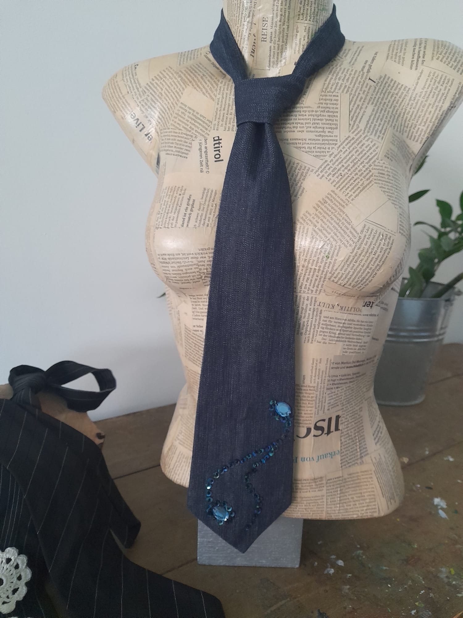 Вратовръзка с декорация