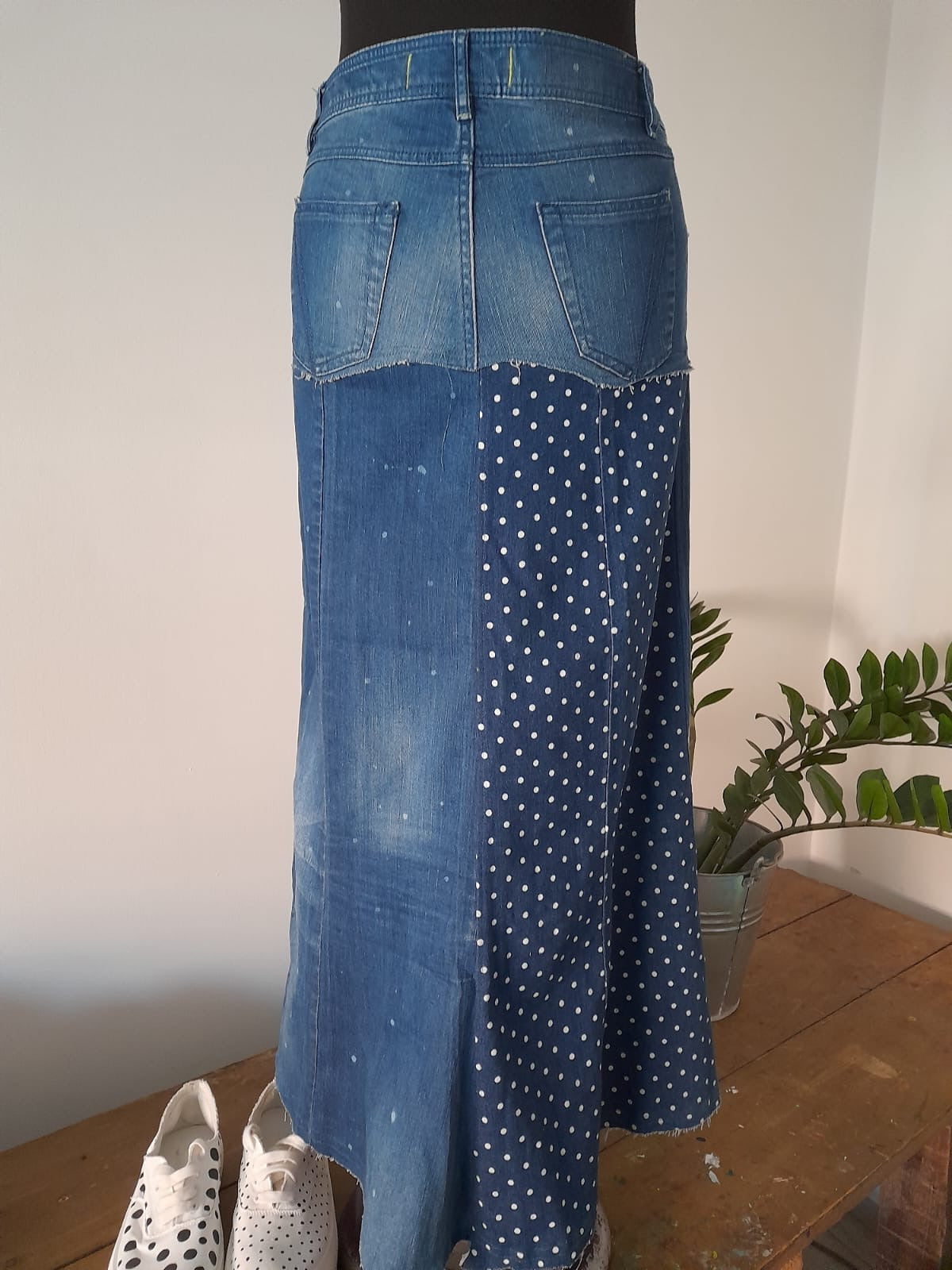 Рисувана пола деним