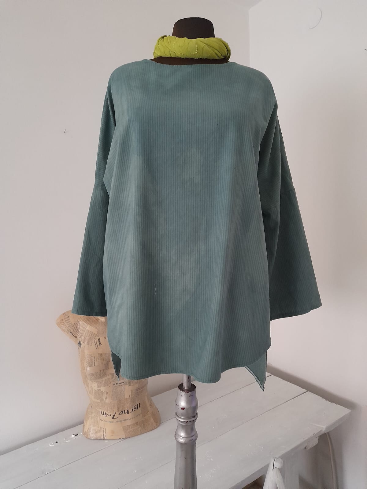 Ръчно багрена блуза