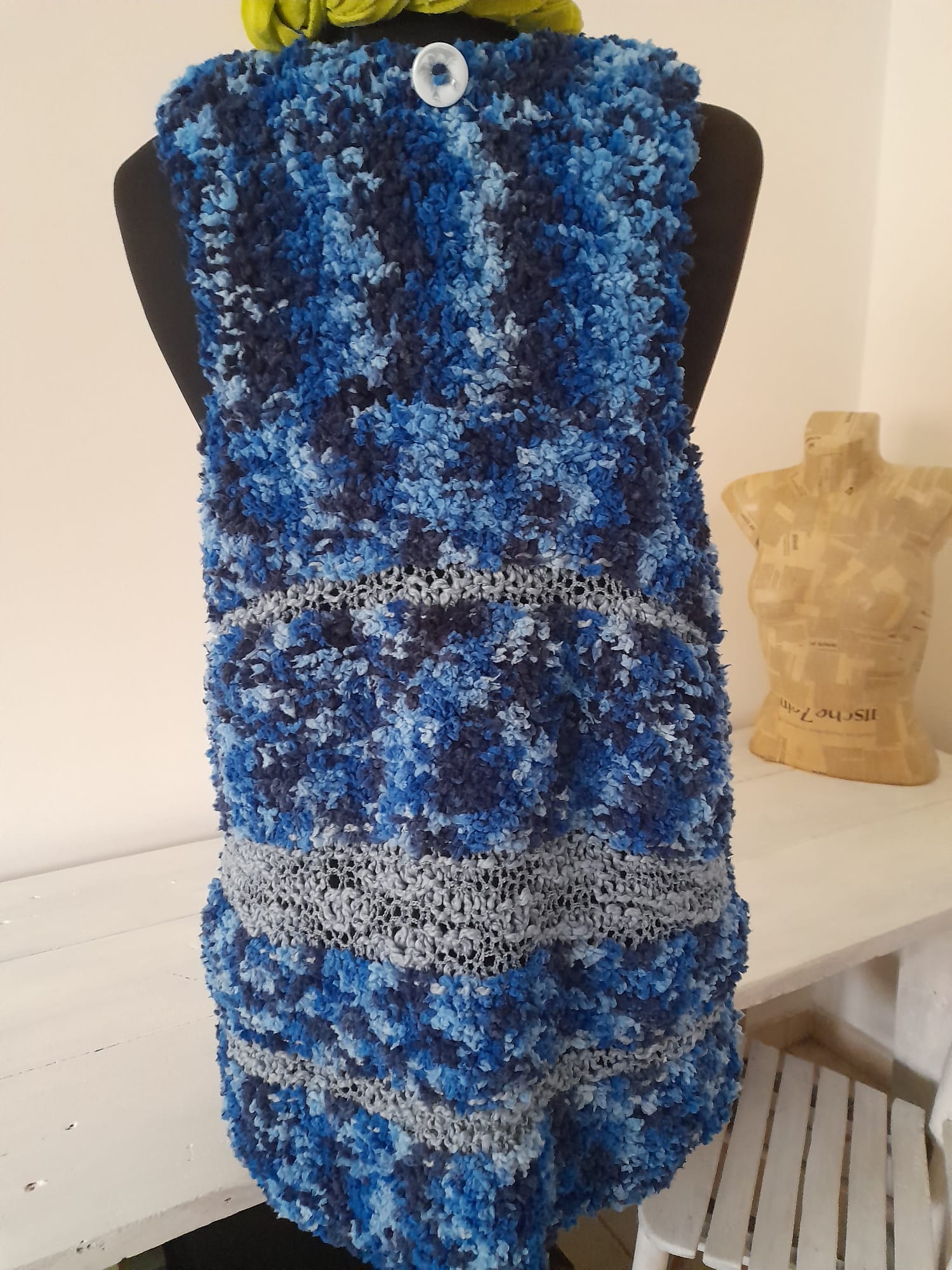 Пуловер без ръкав