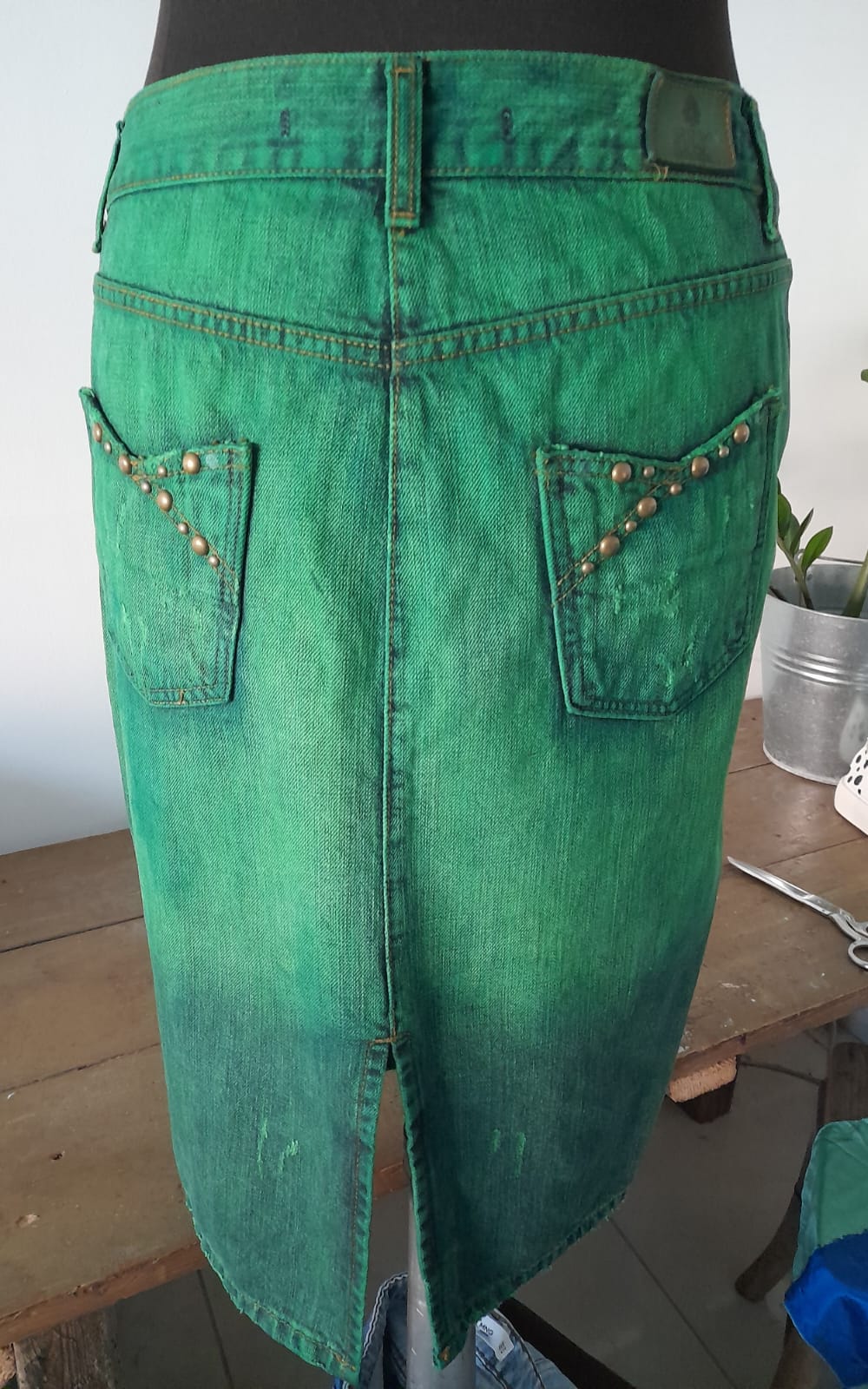 Ръчно багрена пола деним