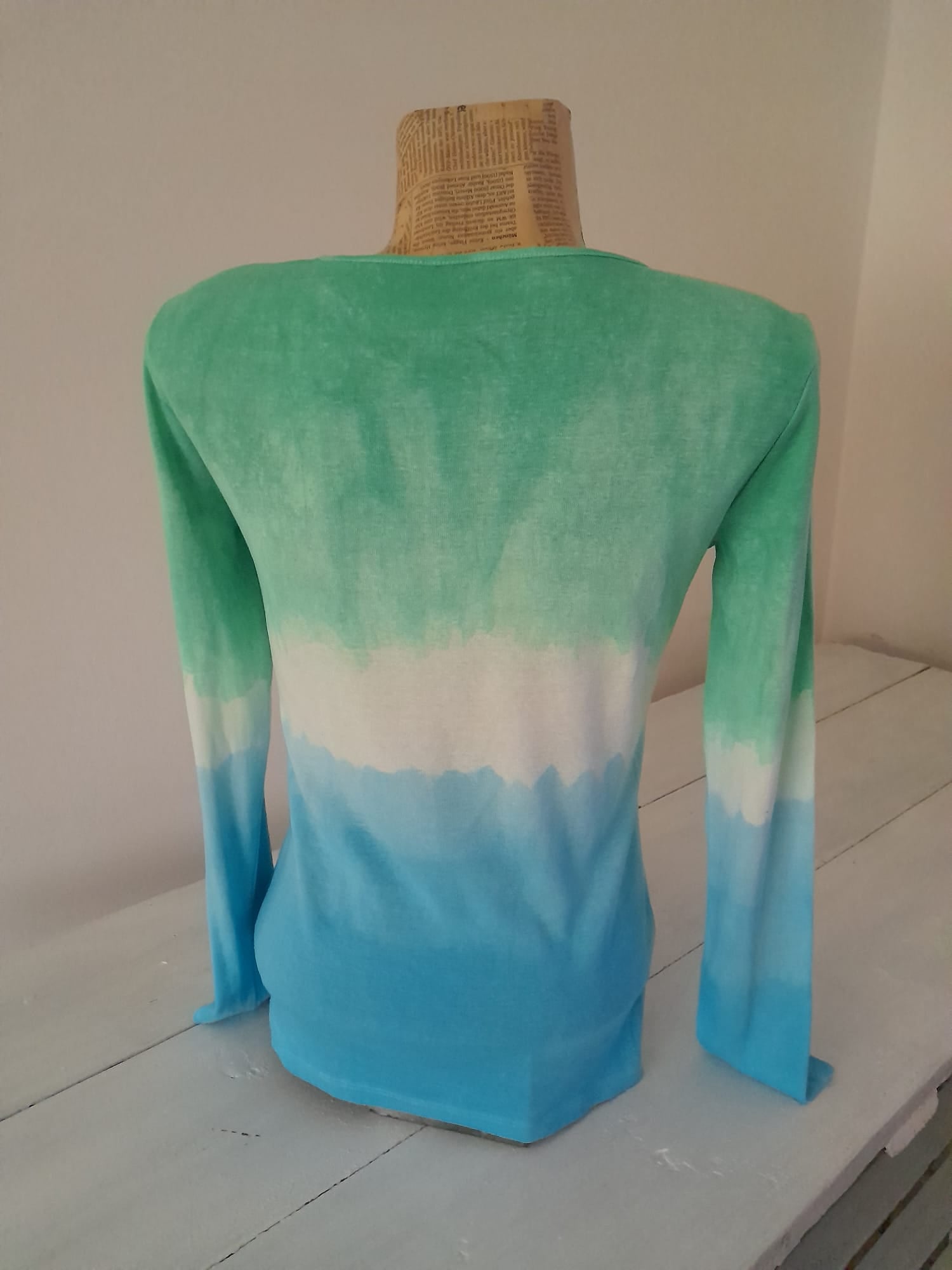 Ръчно багрена тениска