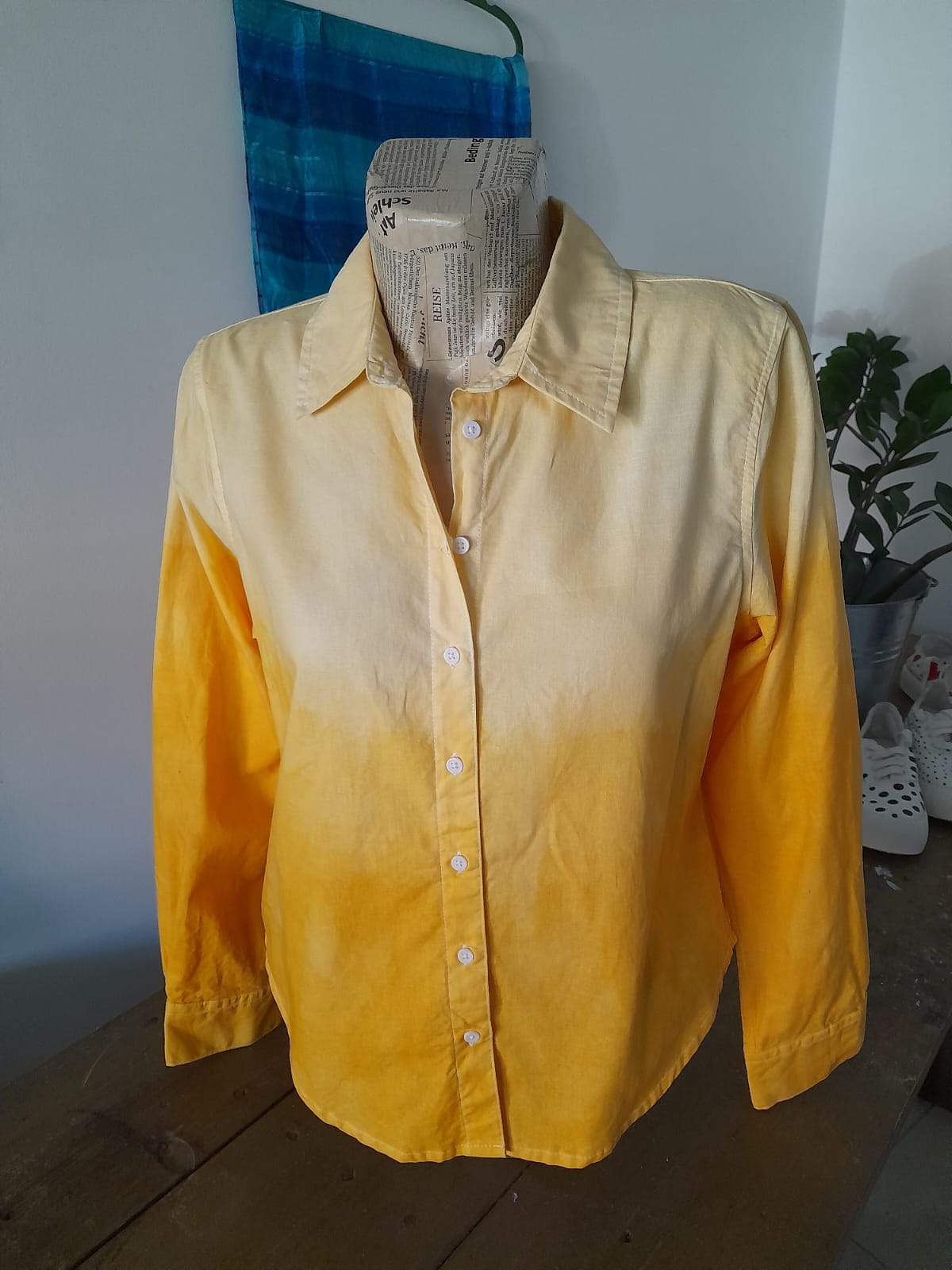 Ръчно багрена риза в жълто
