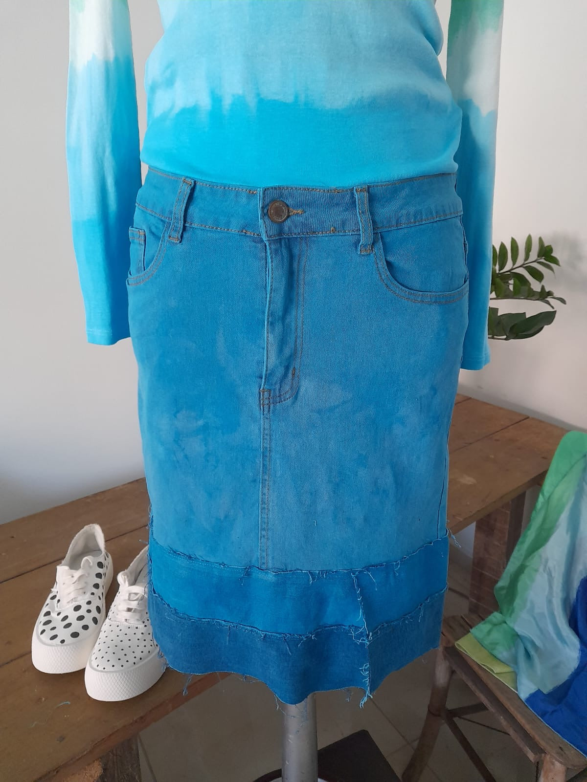 Ръчно багрена пола деним