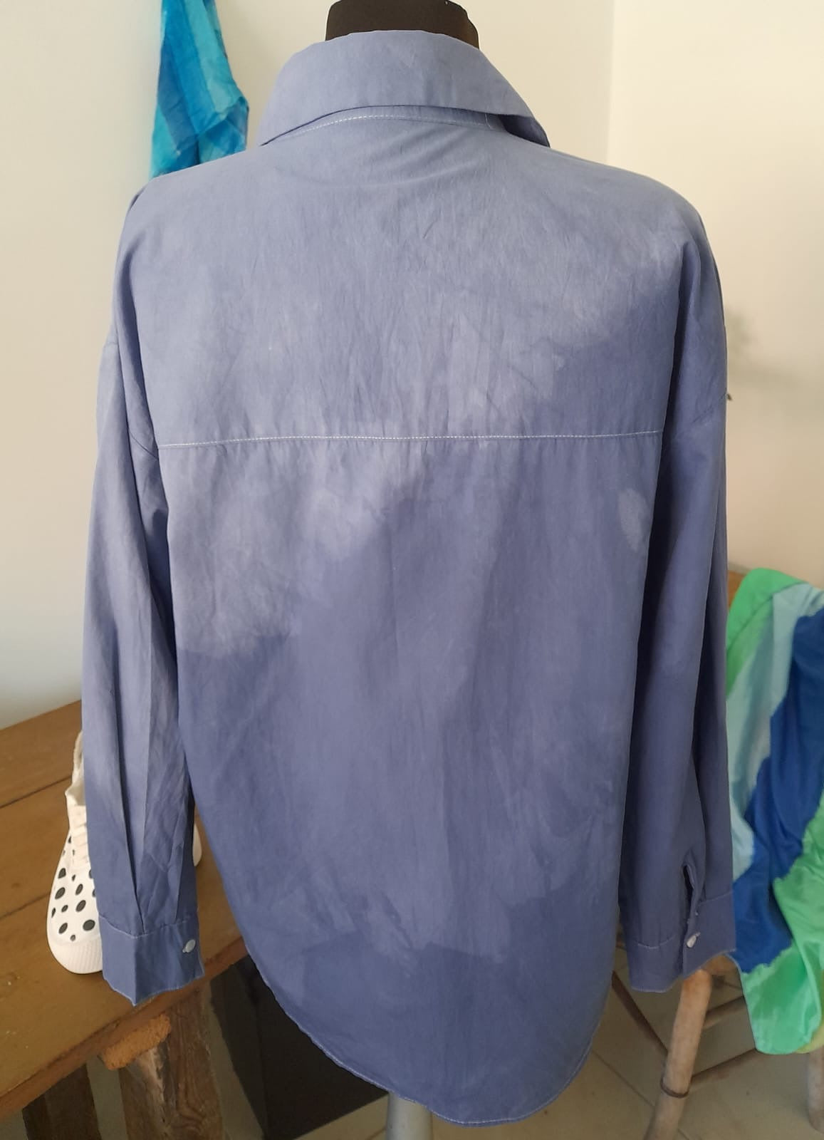 Ръчно багрена риза с бродерия